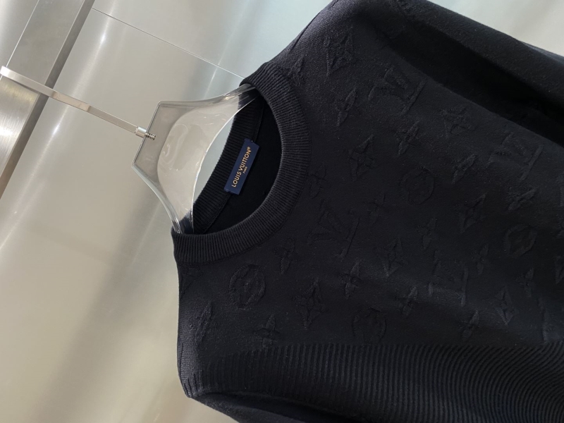 l0vis Vvtt0n sweater